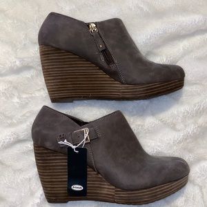 Dr. Scholl’s Memory Foam wedge booties size 8.5